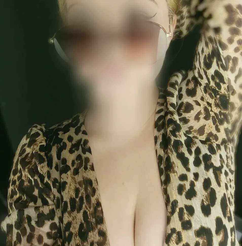 Aisha, 23
