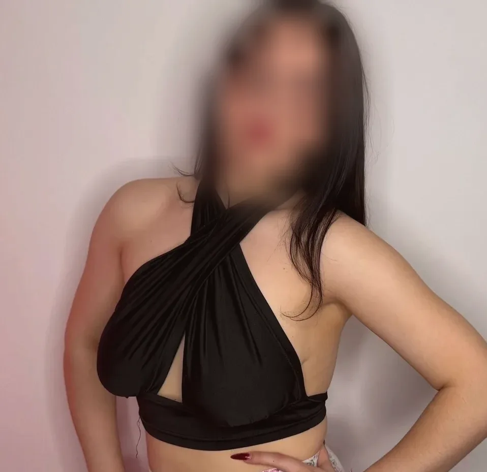 Chloe, 20
